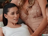 Sale fucks blonde housewife